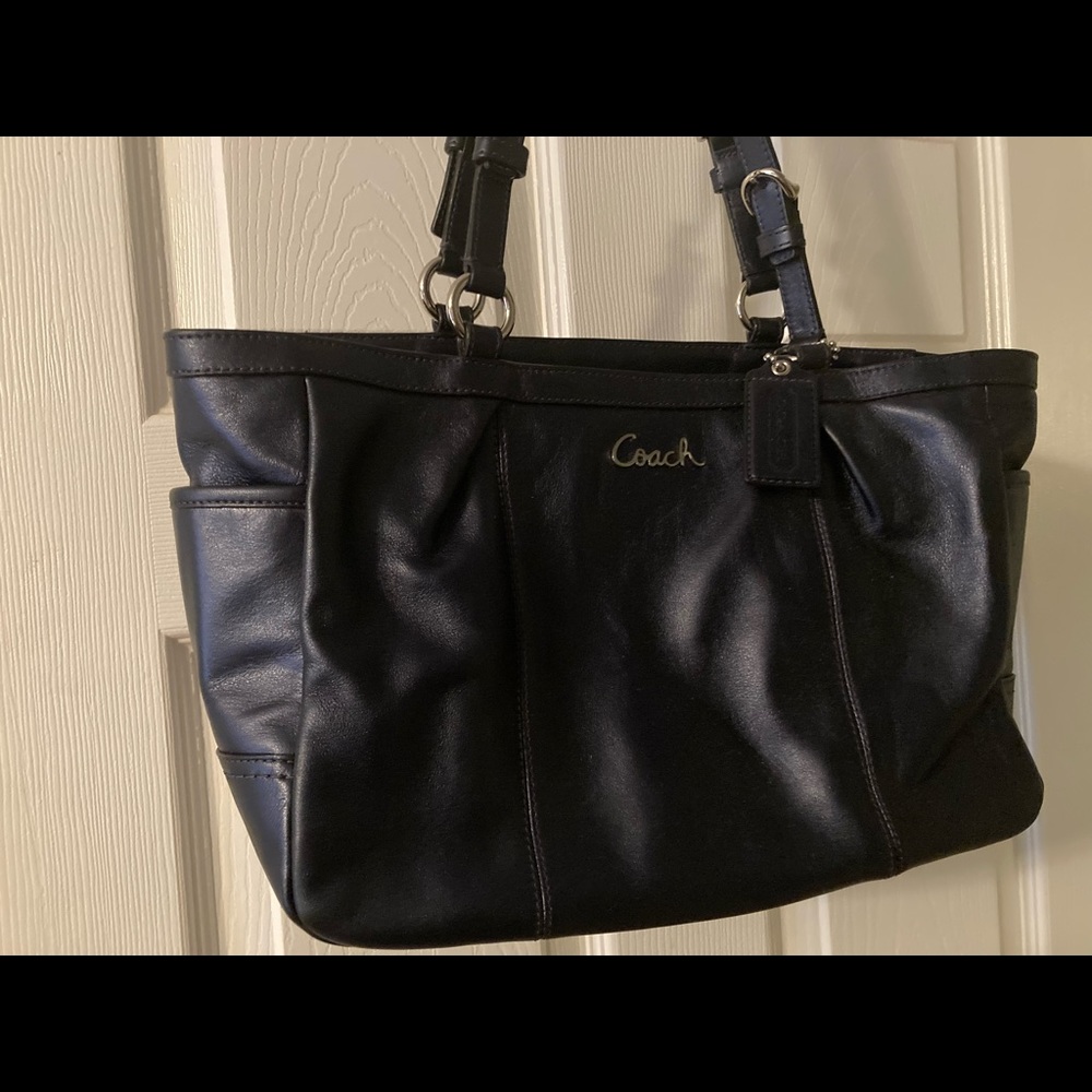 Navy Coach purse with short straps